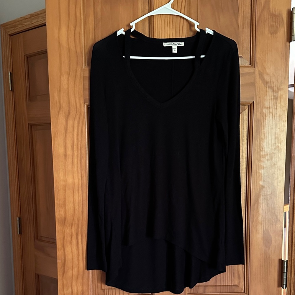 Express Black V-Neck Long Sleeve Blouse in great condition
